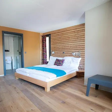 Bed and Breakfast La Tzavane 3*