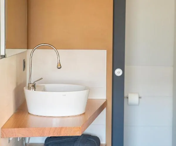 Bed and Breakfast La Tzavane 3*