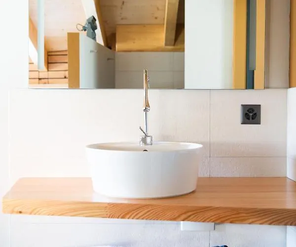 La Tzavane Bed and Breakfast Chamoson