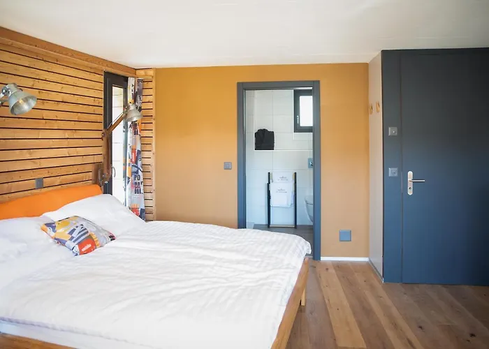 La Tzavane Bed and Breakfast 3*